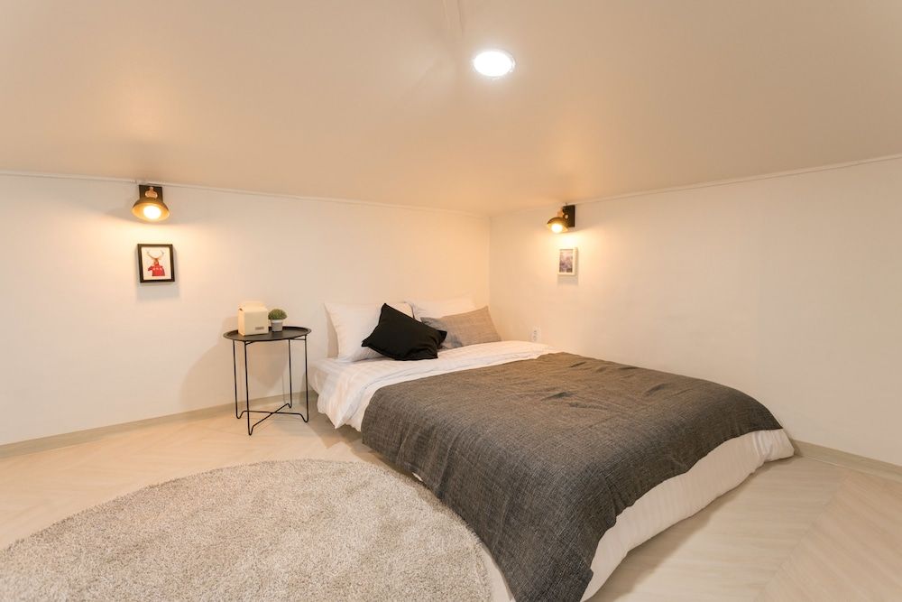 undefined Neat House 8