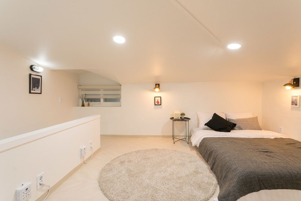 undefined Neat House 9