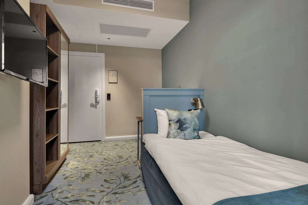 Single Room (Compact)