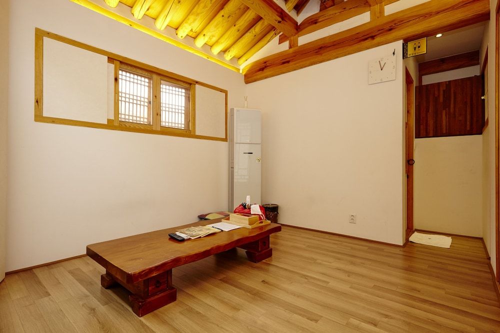 Hanok 24 Guesthouse Gyeongbokgung Single Room, Japanese Futon 19