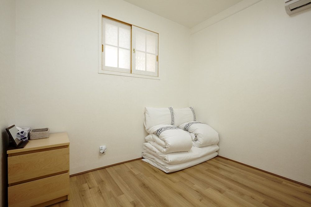 Hanok 24 Guesthouse Gyeongbokgung Traditional House 25