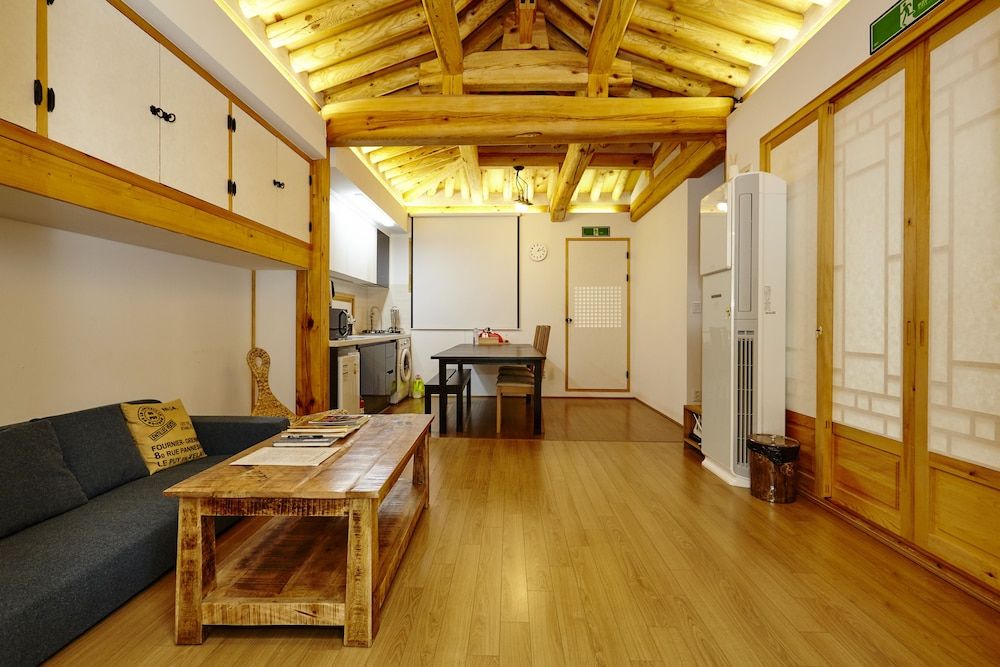 Hanok 24 Guesthouse Gyeongbokgung Traditional House 46