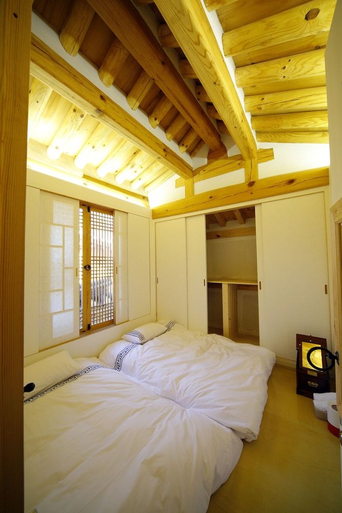 Hanok 24 Guesthouse Gyeongbokgung Traditional House 2