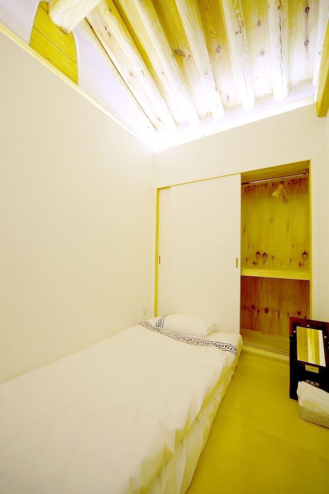 Hanok 24 Guesthouse Gyeongbokgung Traditional House 5