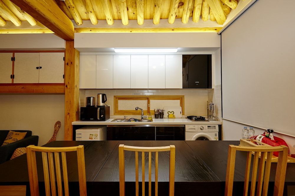 Hanok 24 Guesthouse Gyeongbokgung Traditional House 68