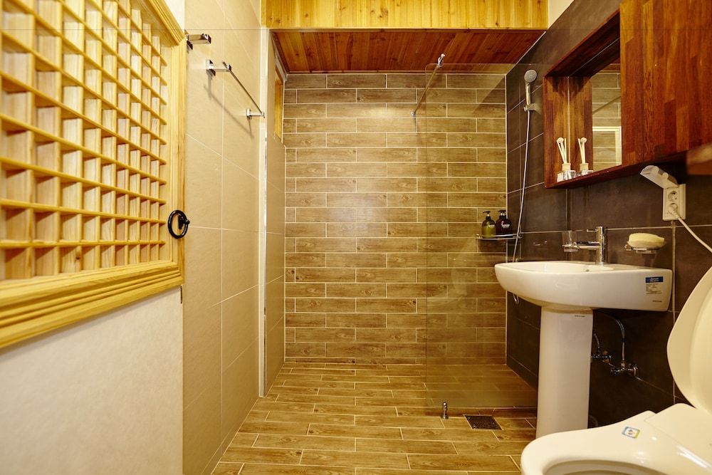 Hanok 24 Guesthouse Gyeongbokgung Traditional House 63