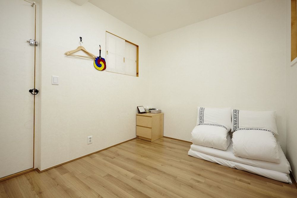 Hanok 24 Guesthouse Gyeongbokgung Traditional House 29