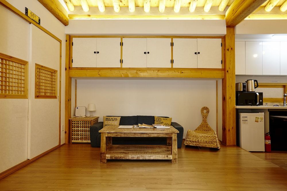 Hanok 24 Guesthouse Gyeongbokgung Traditional House 50