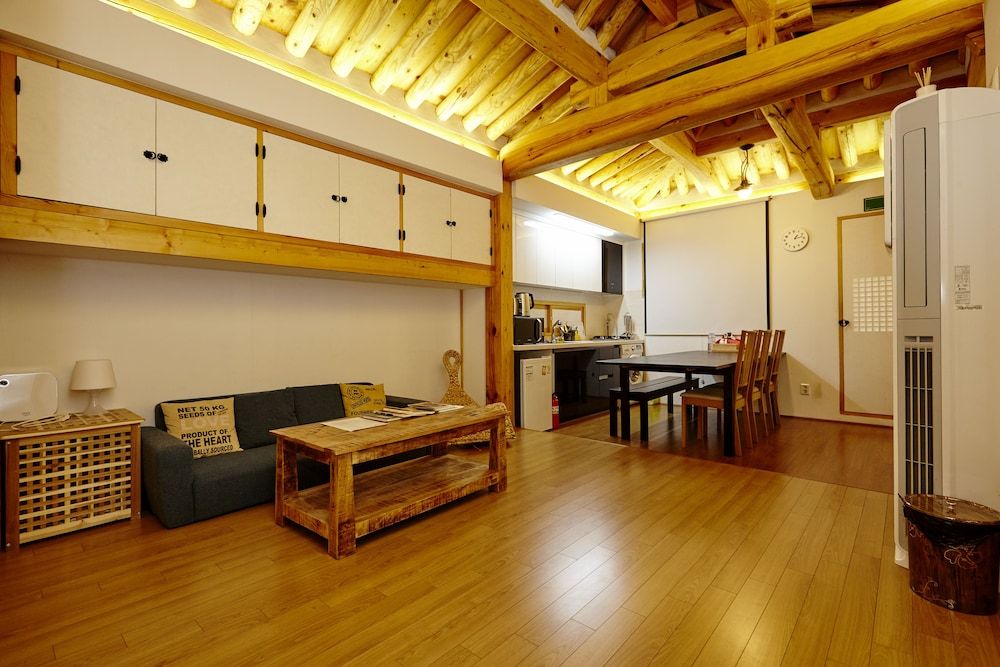 Hanok 24 Guesthouse Gyeongbokgung Traditional House 49