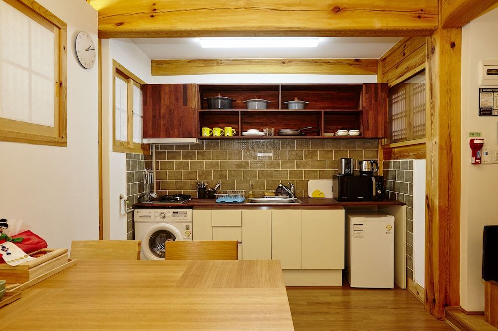 Hanok 24 Guesthouse Gyeongbokgung Traditional House 70