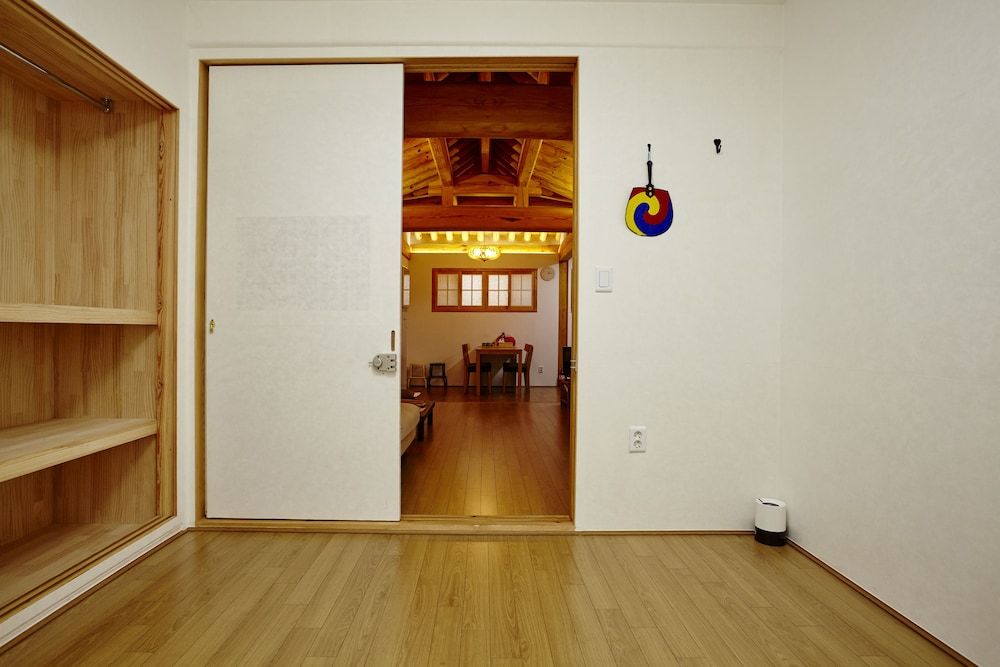 Hanok 24 Guesthouse Gyeongbokgung Traditional House 31