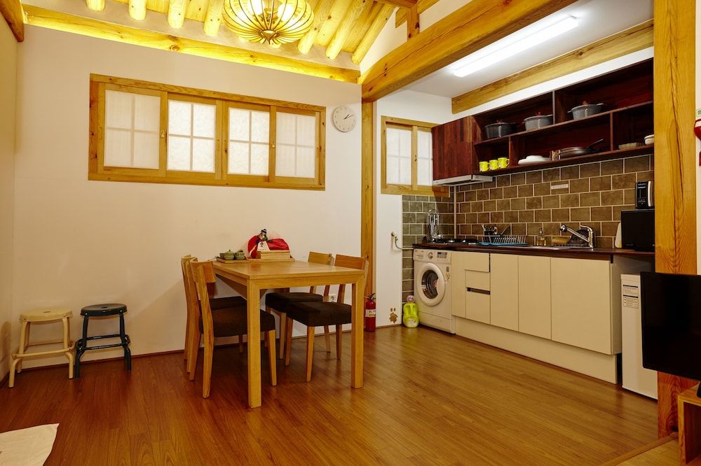 Hanok 24 Guesthouse Gyeongbokgung Traditional House 69