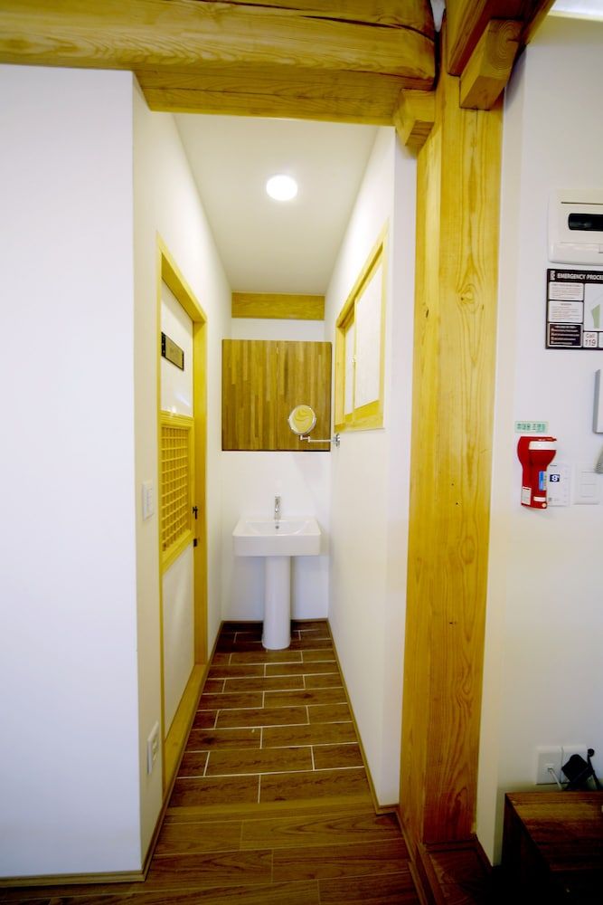 Hanok 24 Guesthouse Gyeongbokgung Traditional House 66