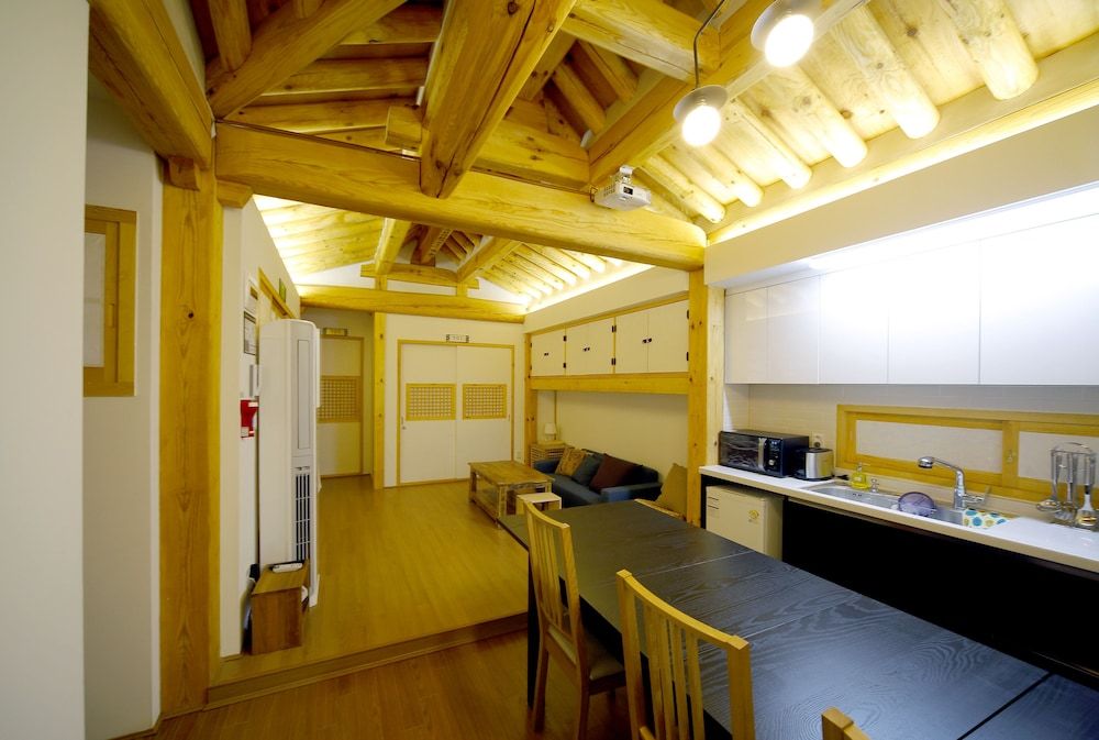 Hanok 24 Guesthouse Gyeongbokgung Traditional House 37