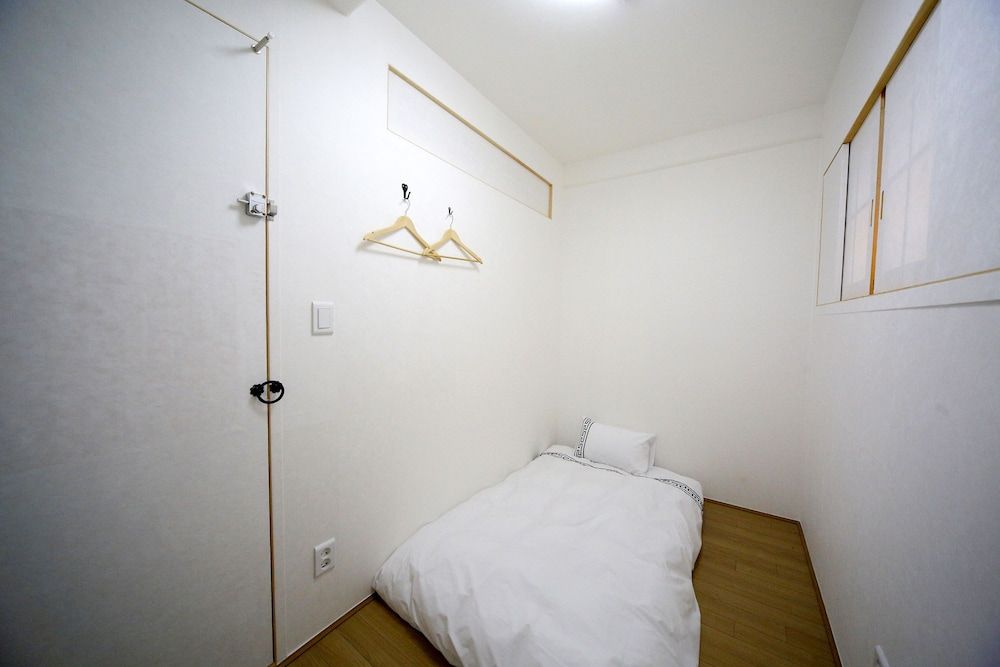 Hanok 24 Guesthouse Gyeongbokgung Single Room, Japanese Futon 4