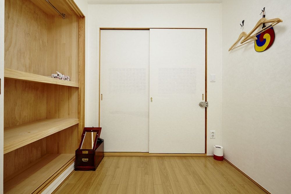 Hanok 24 Guesthouse Gyeongbokgung Traditional House 17