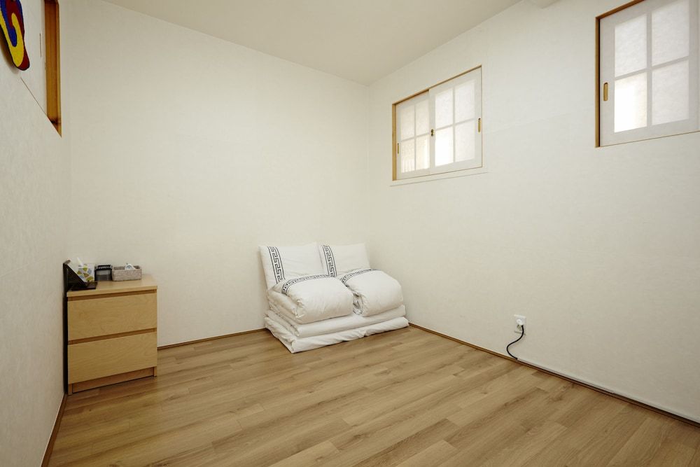 Hanok 24 Guesthouse Gyeongbokgung Traditional House 28