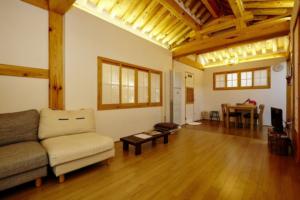 Hanok 24 Guesthouse Gyeongbokgung Traditional House 43