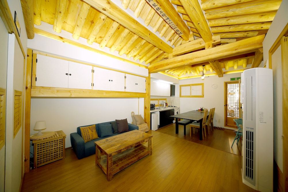 Hanok 24 Guesthouse Gyeongbokgung Traditional House 41