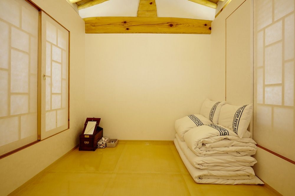 Hanok 24 Guesthouse Gyeongbokgung Traditional House 21