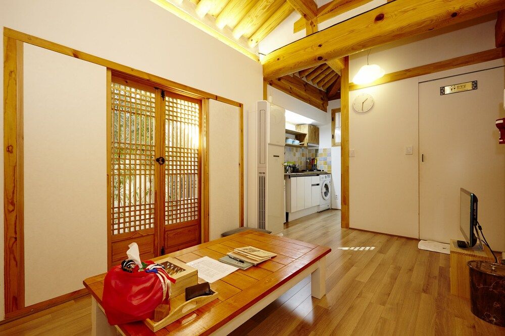 Hanok 24 Guesthouse Gyeongbokgung Traditional House 45