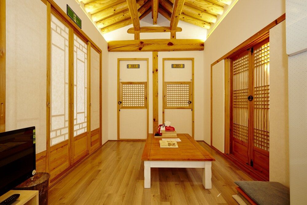 Hanok 24 Guesthouse Gyeongbokgung Traditional House 48