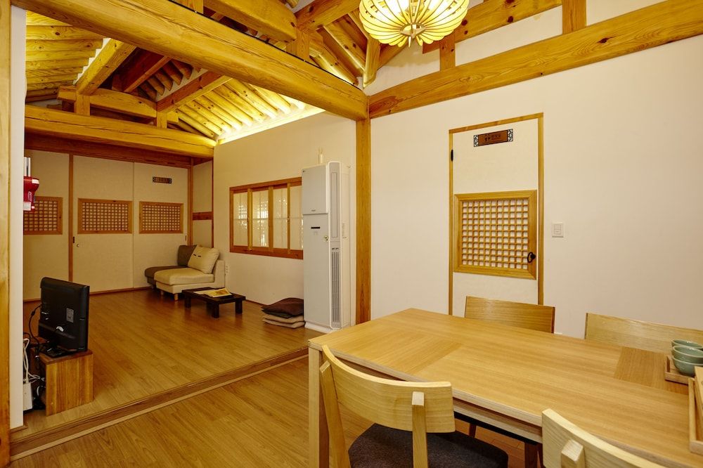 Hanok 24 Guesthouse Gyeongbokgung Traditional House 71