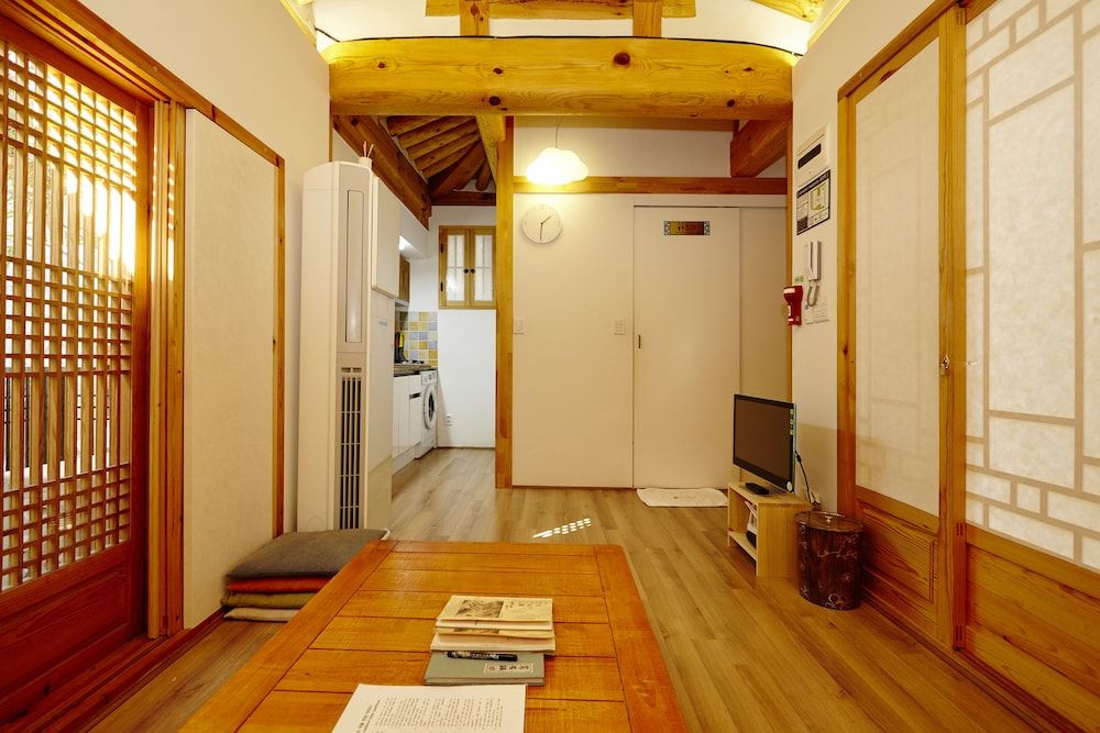 Hanok 24 Guesthouse Gyeongbokgung Traditional House 42