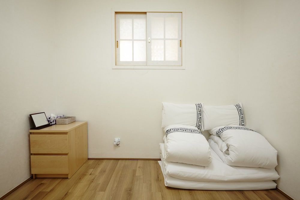 Hanok 24 Guesthouse Gyeongbokgung Traditional House 20