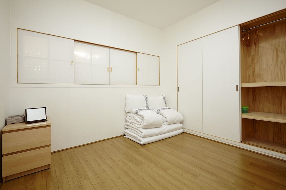 Hanok 24 Guesthouse Gyeongbokgung Traditional House 23