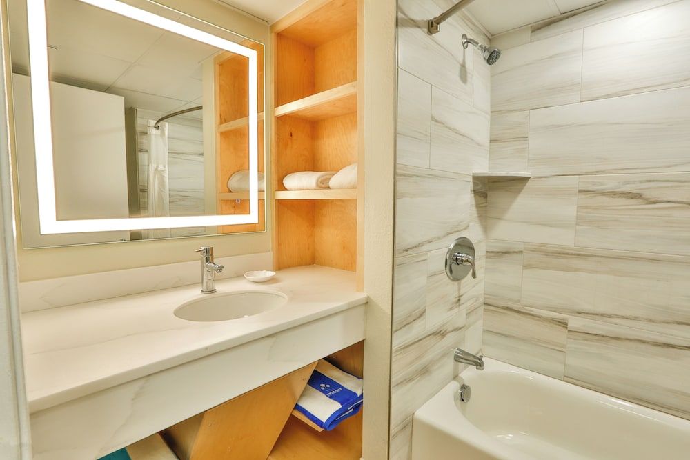 Suite, 2 Queen Beds, Ground Floor (Oceanfront)