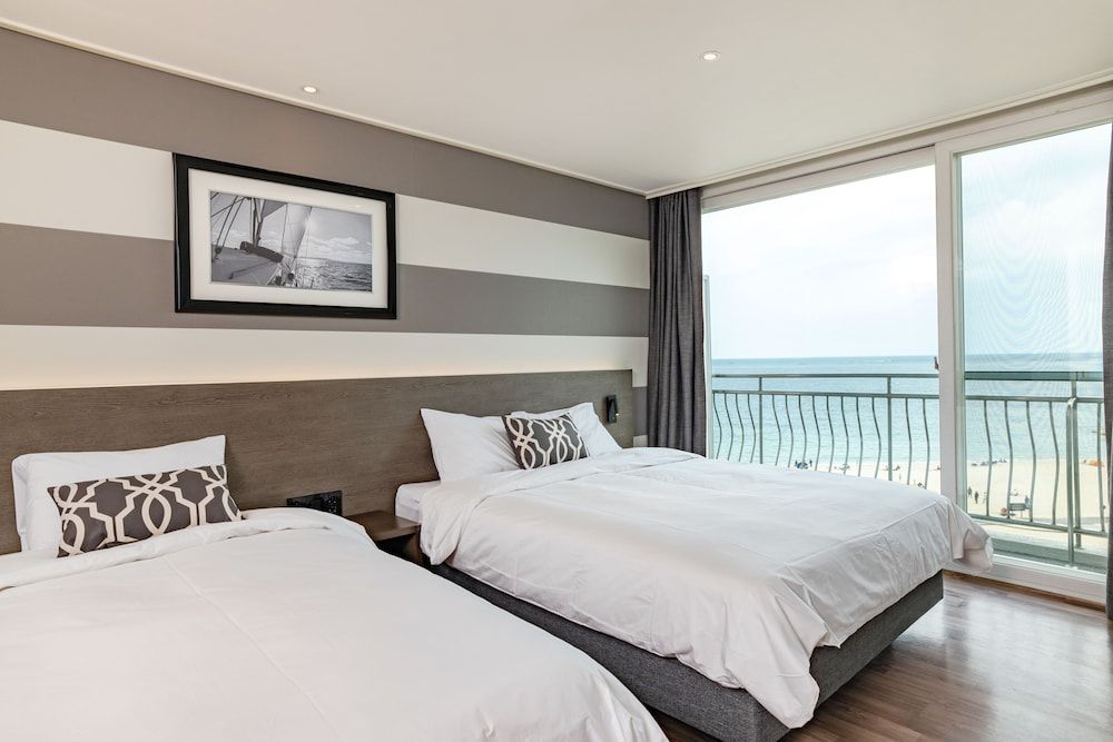 Kensington Resort Seorak Beach K-Premier OceanView 3