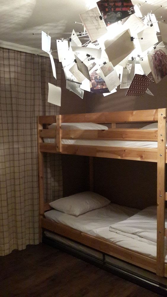 undefined Xeromine - Hostel 5