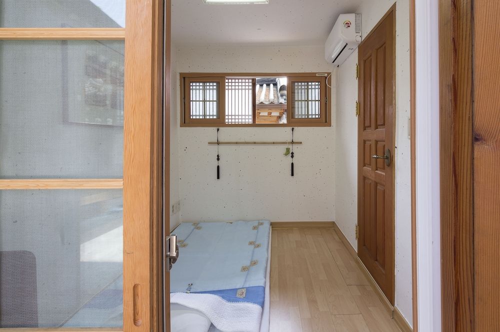 undefined Xiwoo Hanok Guesthouse 4
