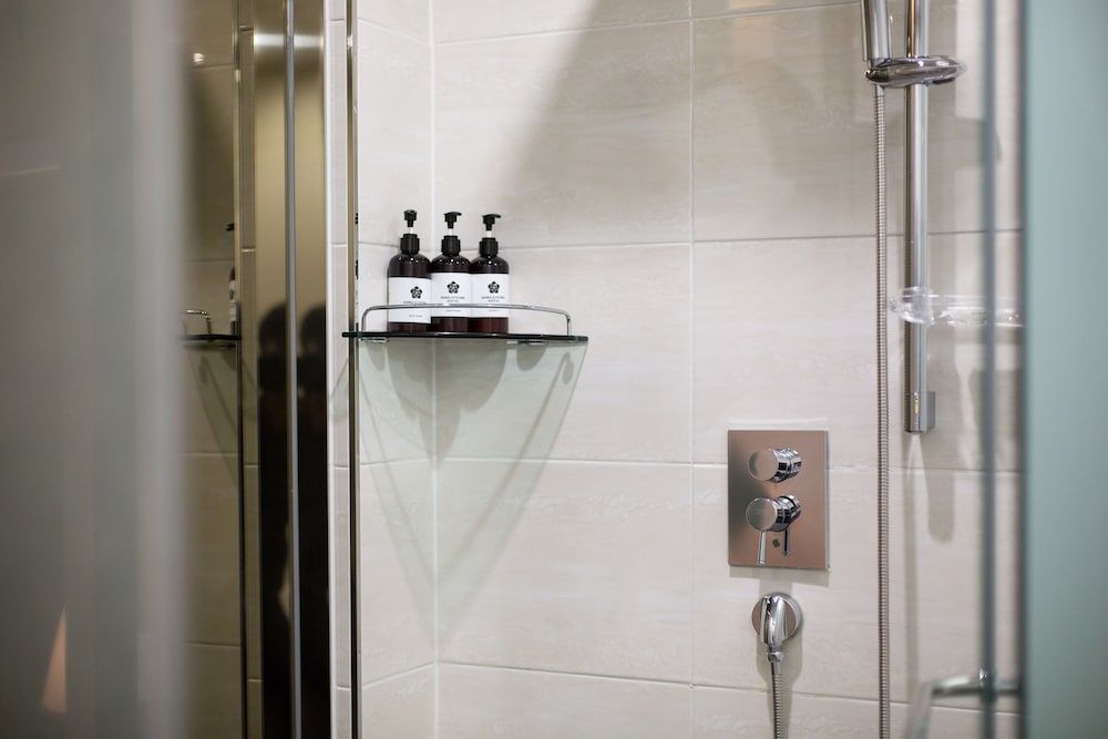 Dong Gyeong Hotel Room (Ondol) 7