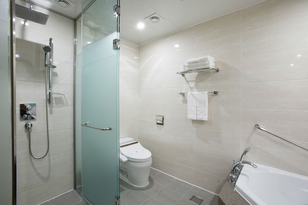 Dong Gyeong Hotel Room (Ondol) 4