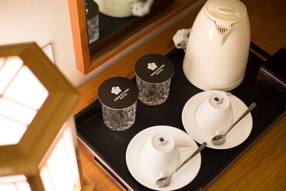 Dong Gyeong Hotel Room (Ondol) 8