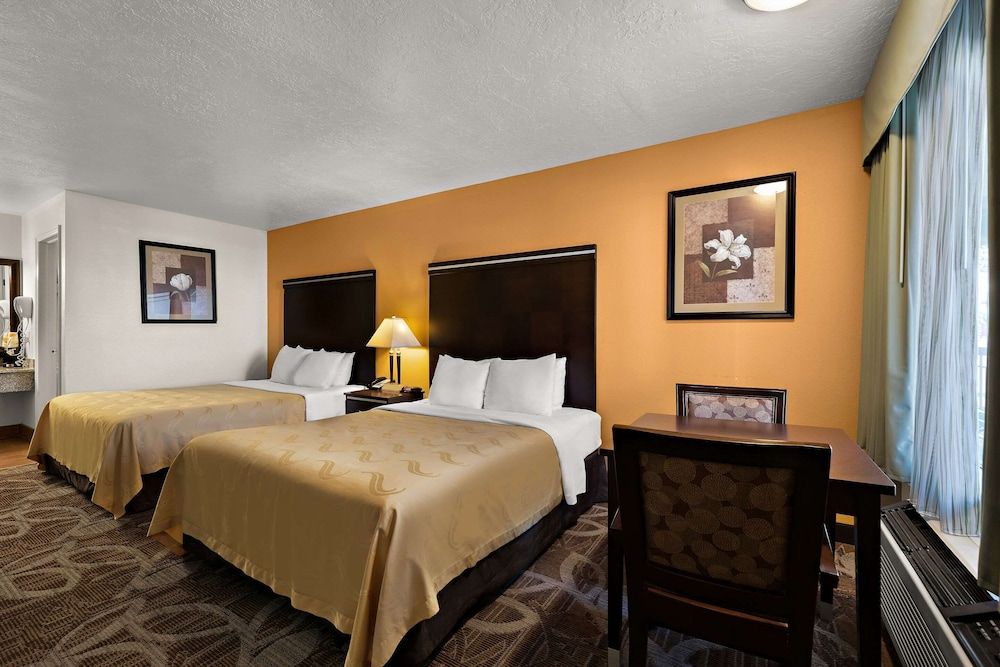 Room, 2 Queen Beds (Pet Friendly)