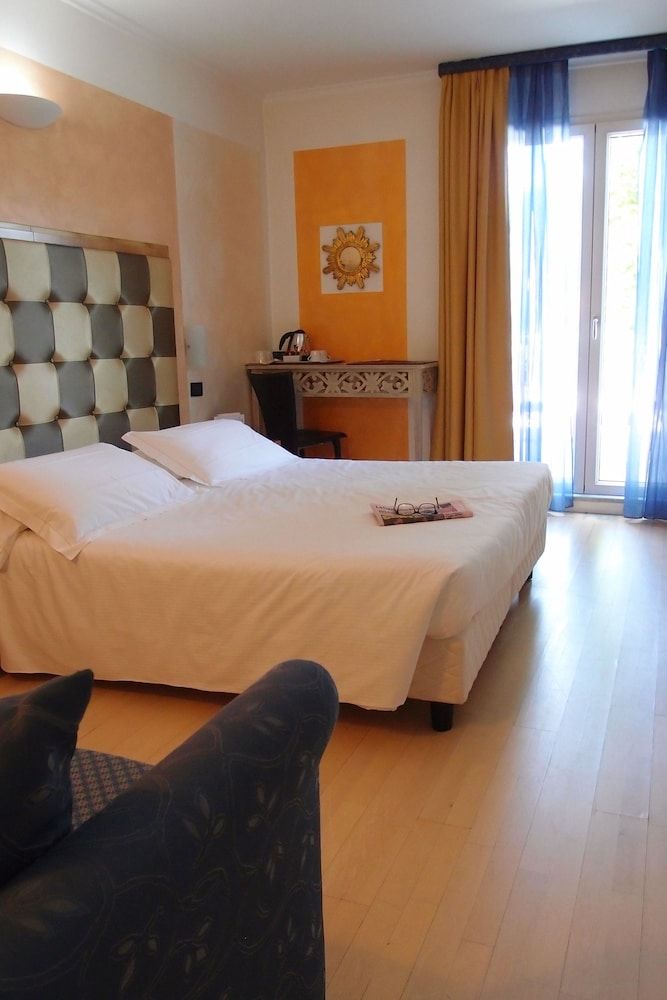Economy Room