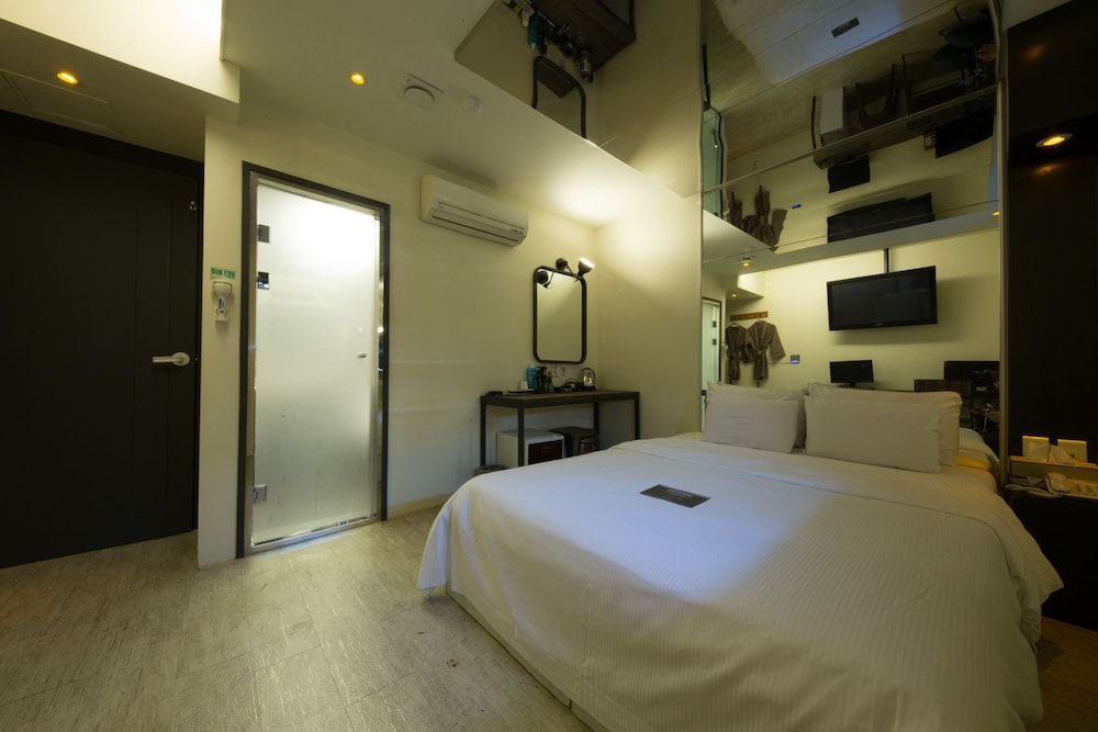 Achasan Station Wall Hotel Premium Room 13