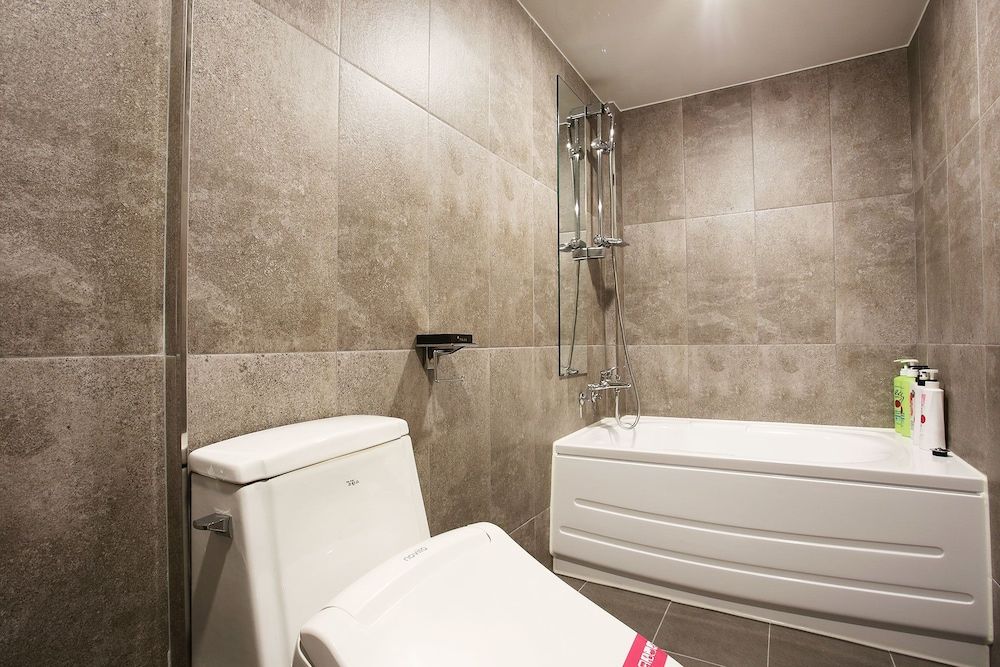 Achasan Station Wall Hotel Premium Room 9