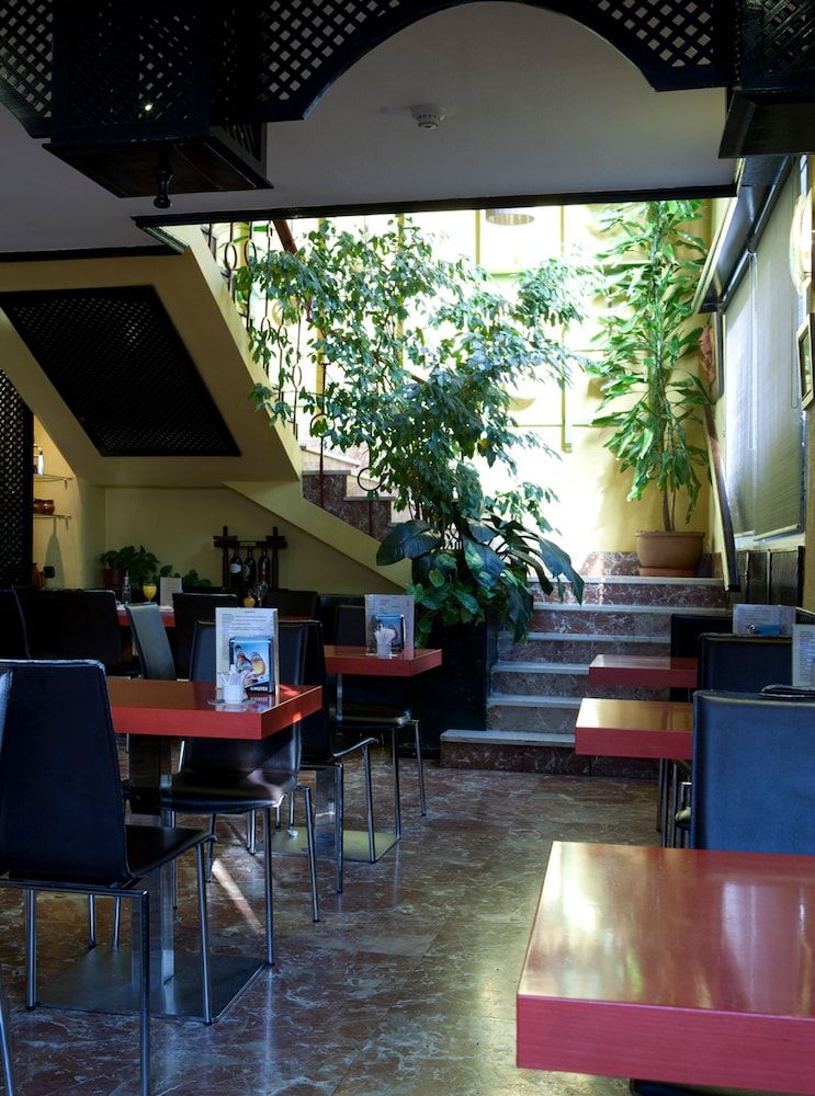 undefined HRC Hotel 5