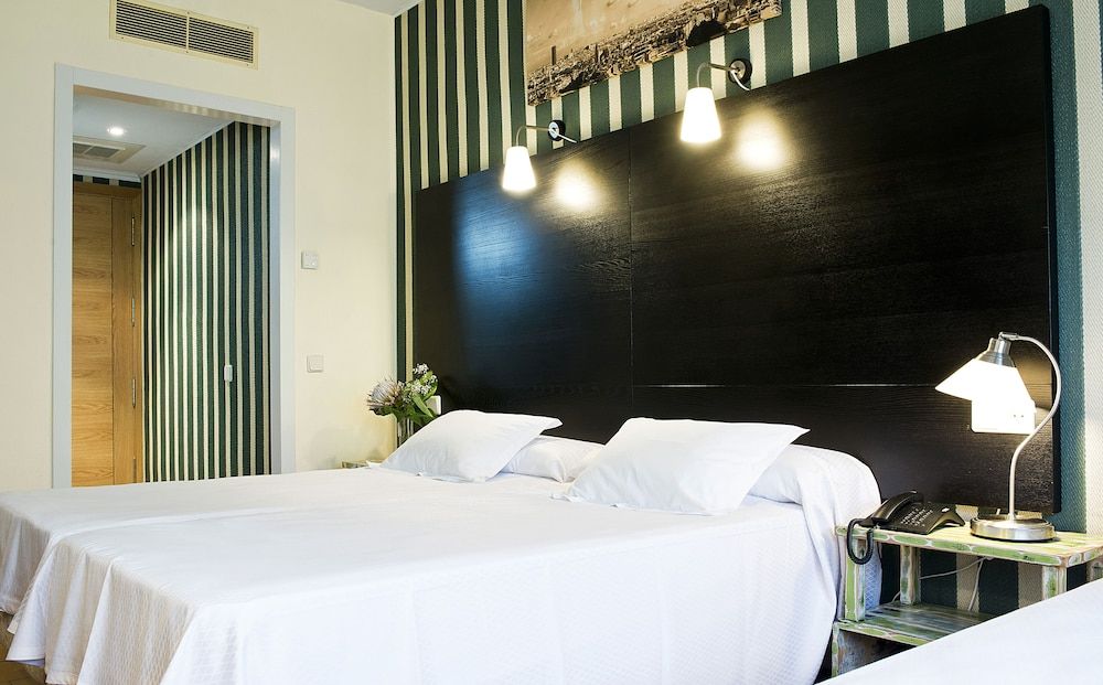 undefined HRC Hotel 9