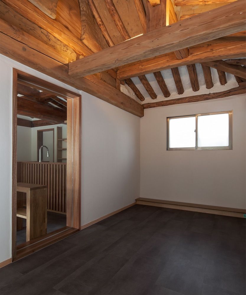 Hanok Residence Hotel Side Room 7