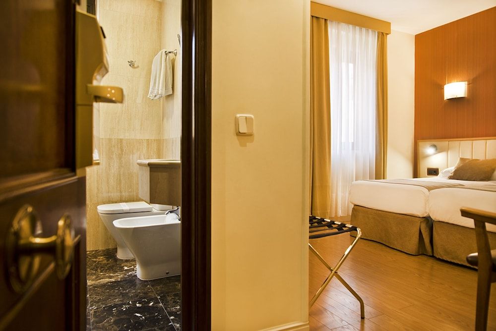 Hotel Los Condes Double or Twin Room 7