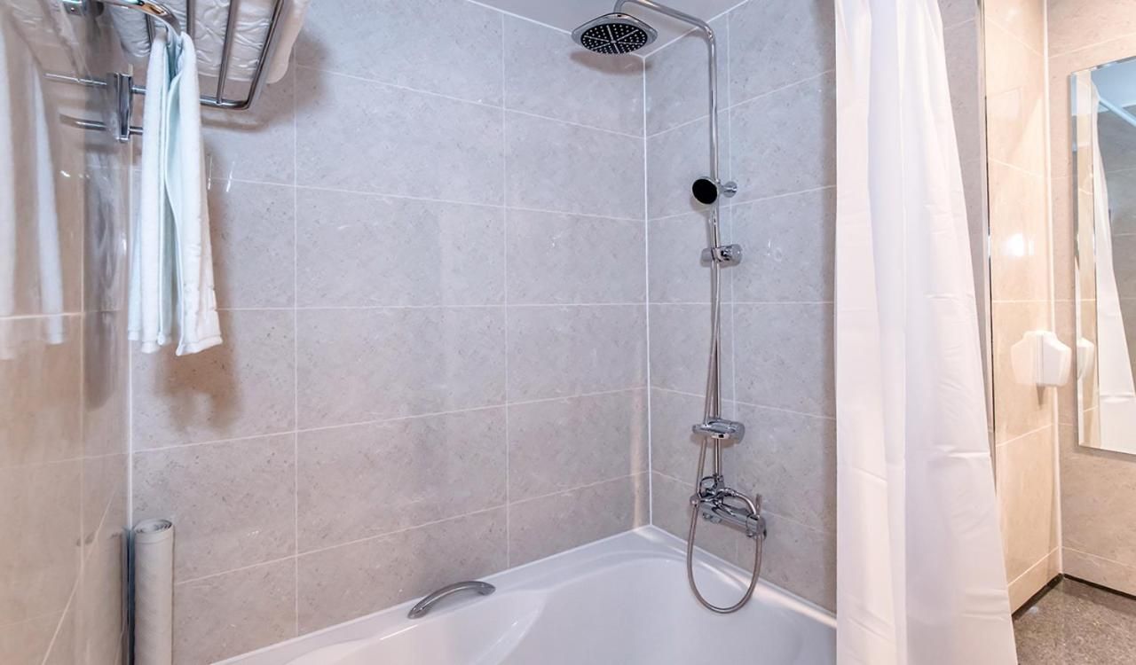 Standard Twin Room - Random View