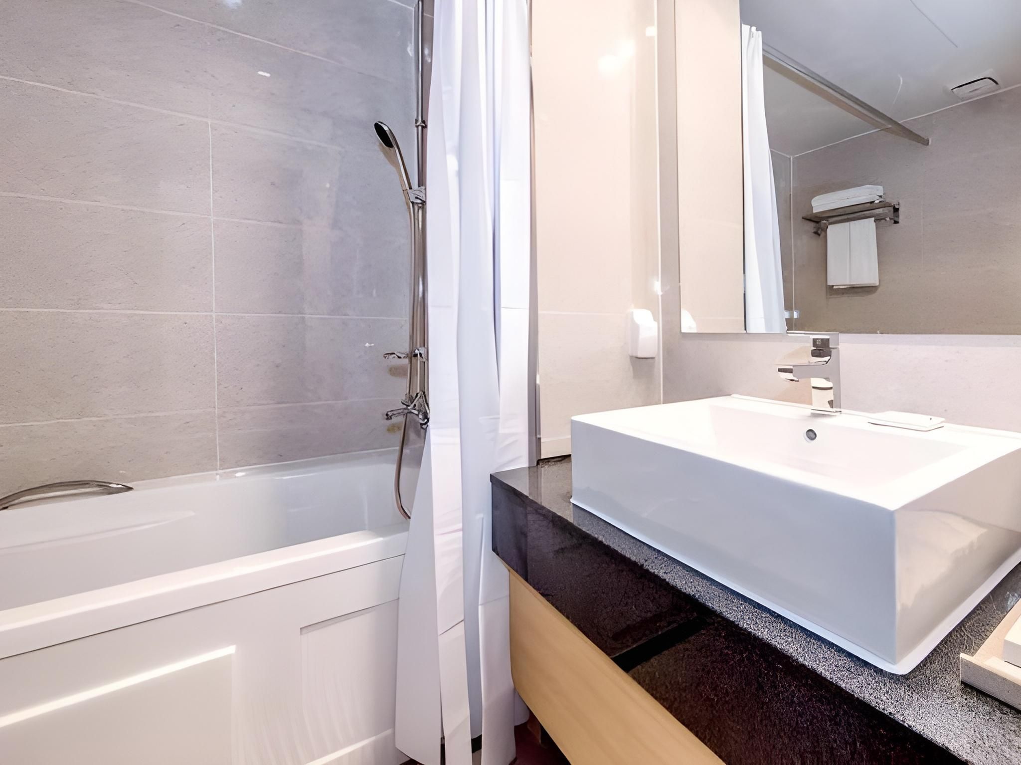 undefined Hotel Shalom 5