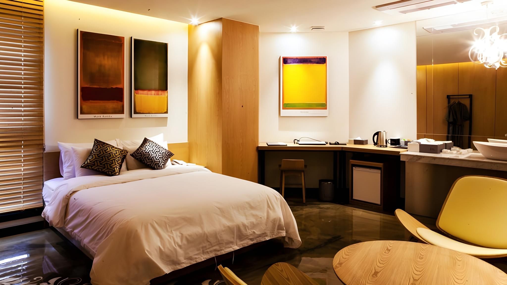 Hotel Sienna Deluxe Suite 2