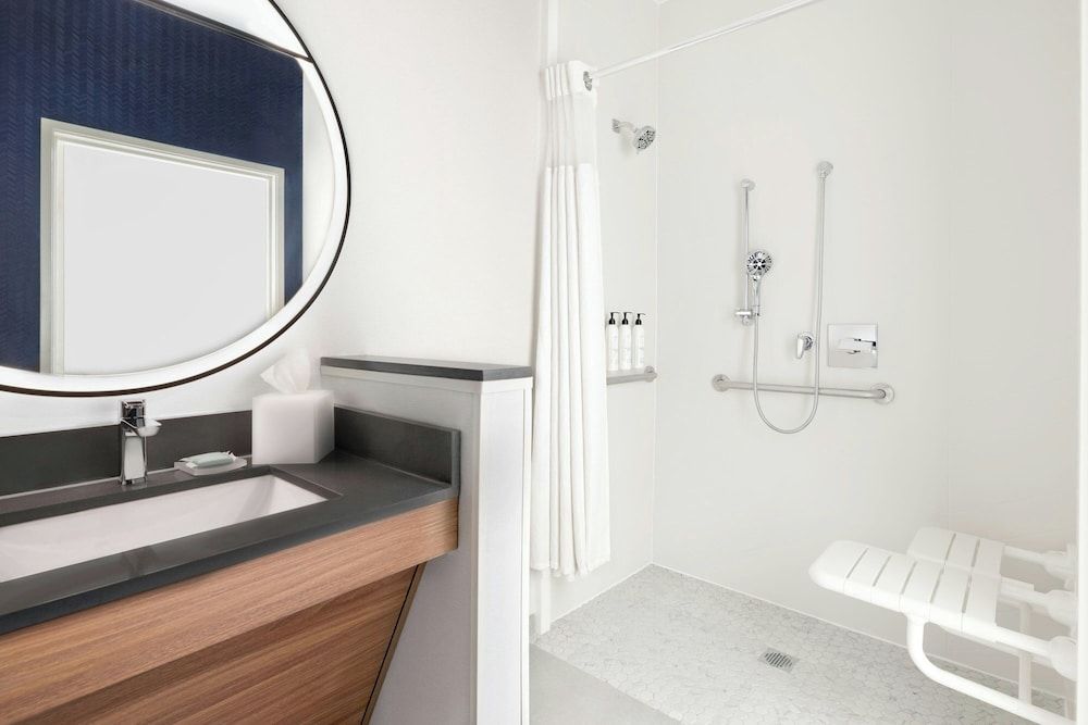 Fairfield Inn & Suites Saginaw Room, 2 Queen Beds 5