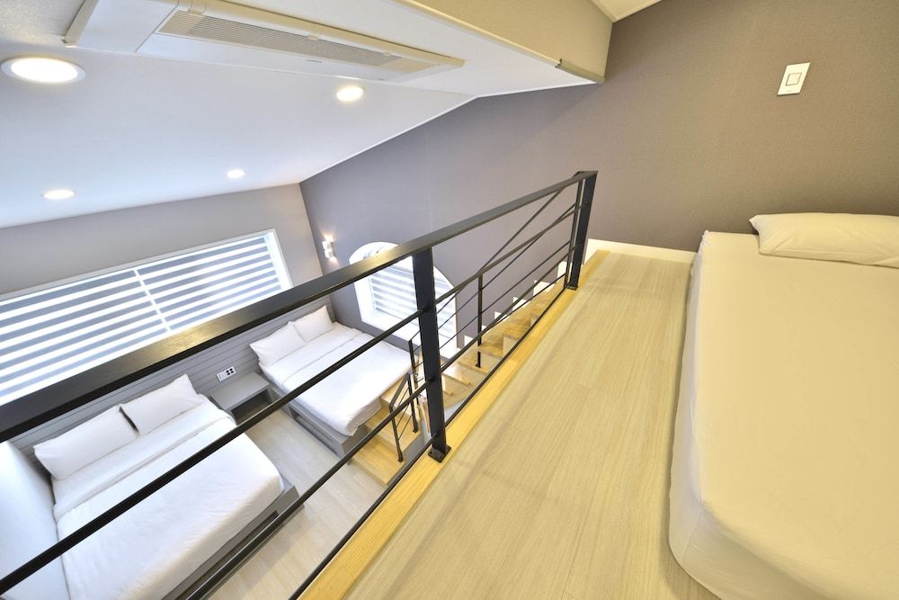 WITH U Hotel & Guesthouse Family Room (Suite) 5